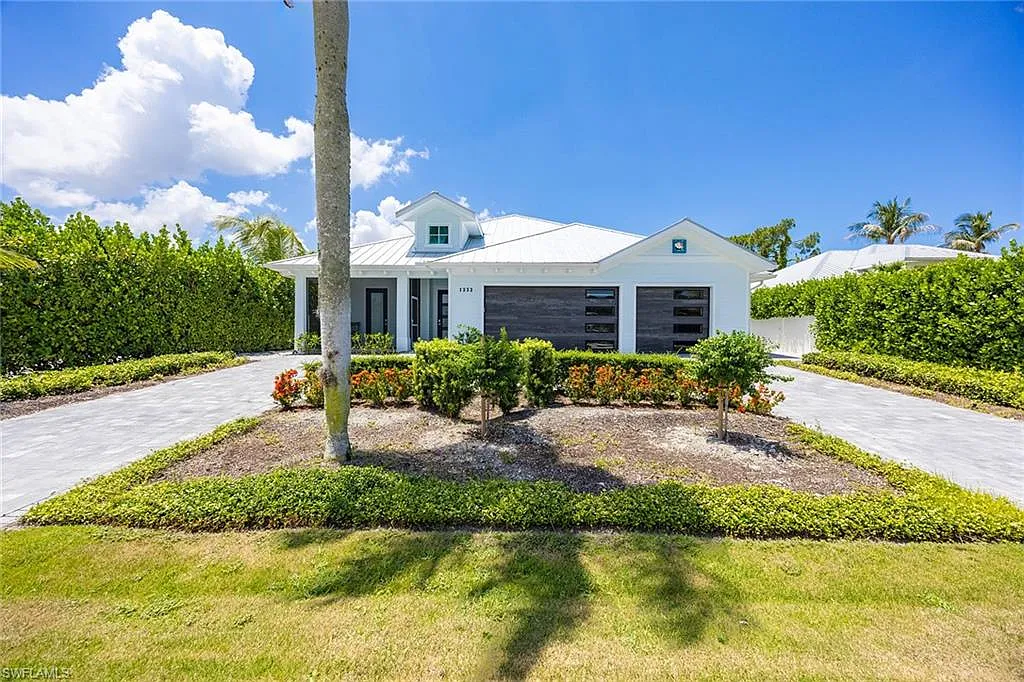 4 bed, 3.5 bath, 3047 sqft, $25,000 — Photo 3