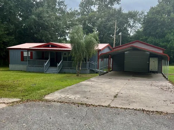 211 Ousley St NW, Poulan, GA 31781