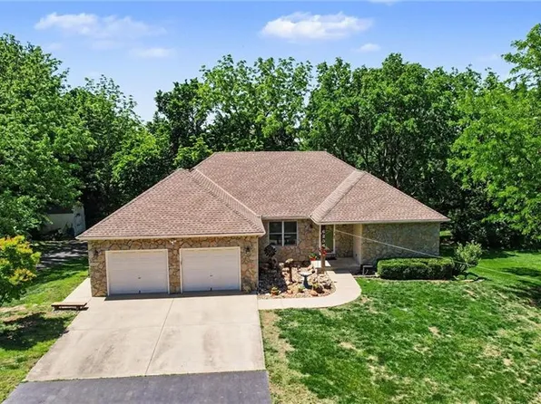 6234 Ogg Rd, Shawnee, KS 66218