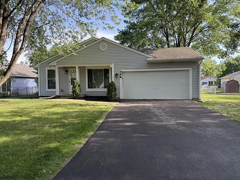 346 Danbury Dr — Photo 1