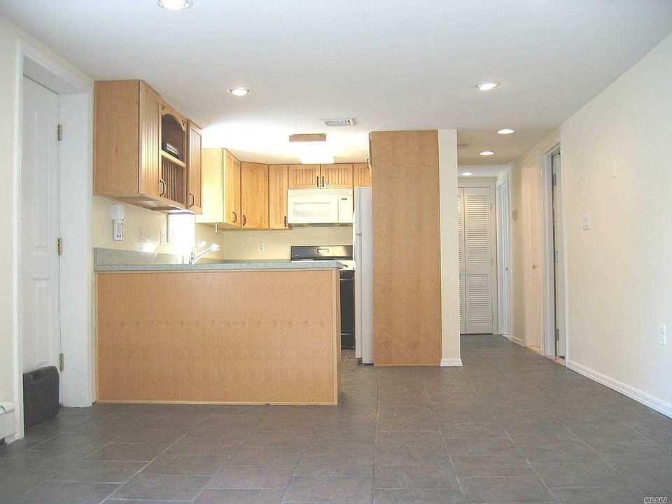 1st image of 521 East Broadway