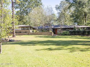 3910 Pinewood Dr, Jackson, MS 39211