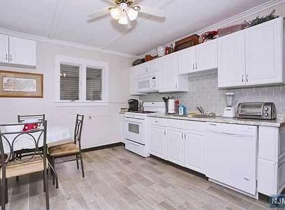 4th image of 82 Prospect St