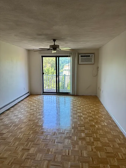 1 bed, 610 sqft, $1,900 — Photo 2