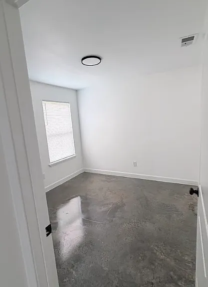 803 Goodwyn St — Photo 7