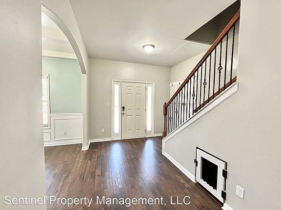5th image of 104 Stoney Creek Dr