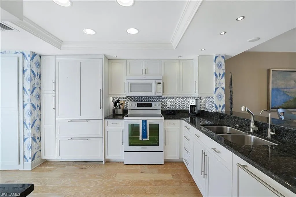 2 bed, 2.0 bath, 1574 sqft, $13,000 — Photo 4