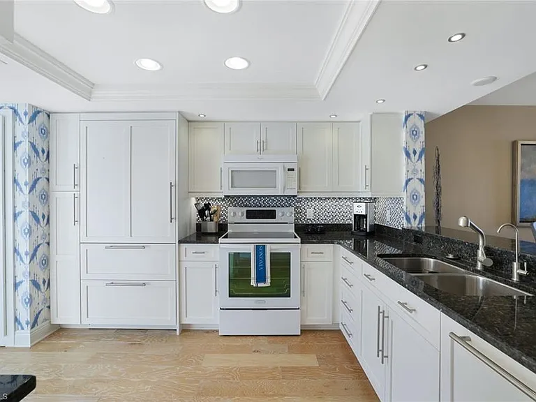 355 Park Shore Dr #1-114 — Photo 4