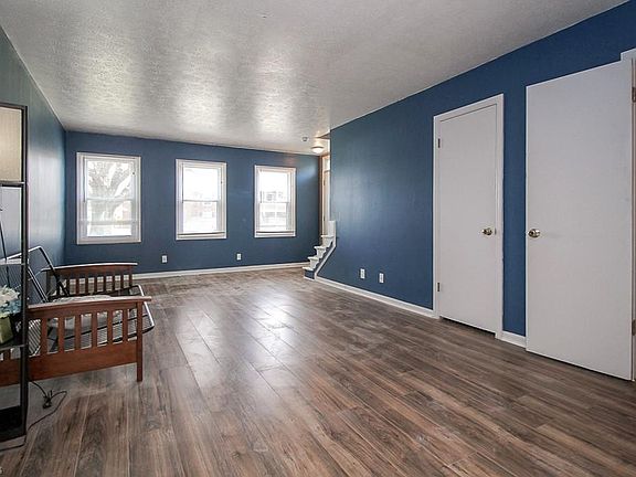 3rd image of 2126 Cottingham Dr