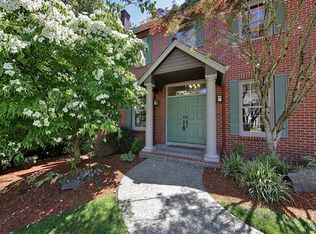 584 SW Regency Pl, Portland, OR 97225