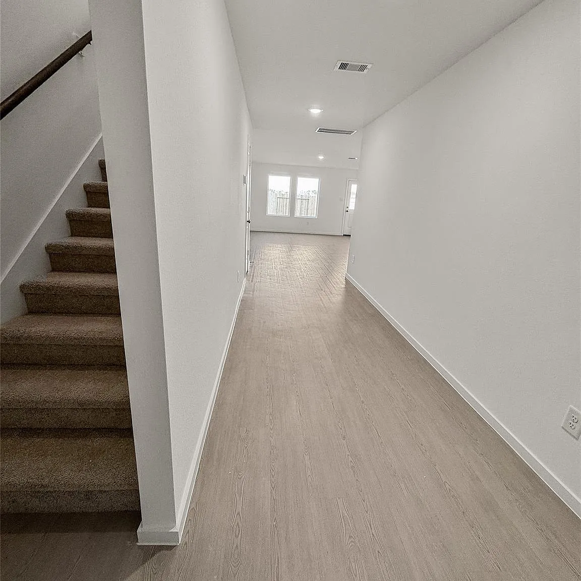 4 bed, 2.5 bath, 1998 sqft, $2,150 — Photo 4