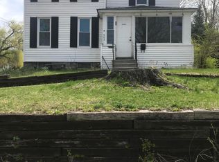 502 9th St, Three Rivers, MI 49093