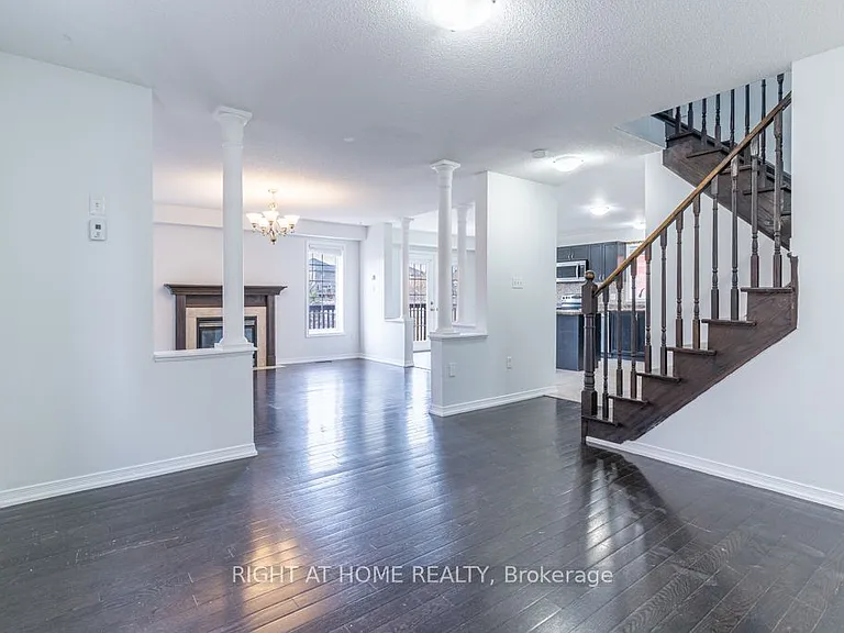 1373 Hunter St — Photo 8