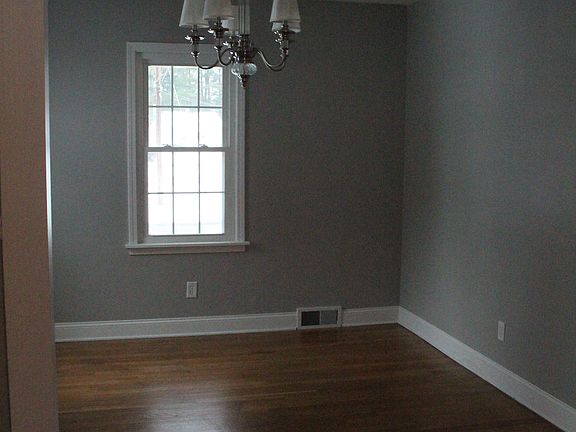 3rd image of 408 Bundy Cir