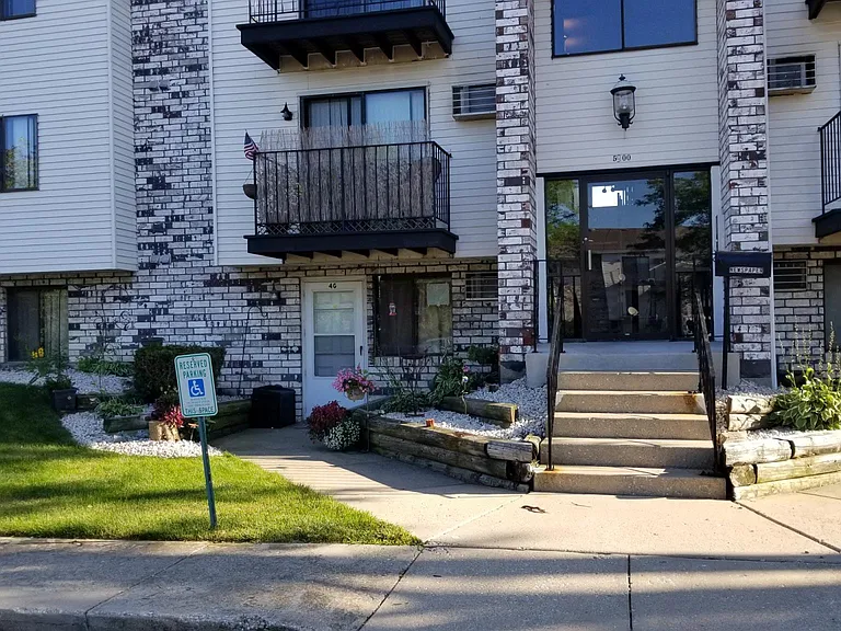 5910 16th St #4G — Photo 2