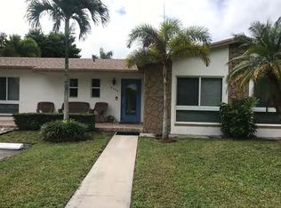 18592 SW 89th Pl, Cutler Bay, FL 33157
