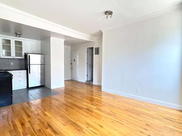 124 Smith Street image 1 of 8