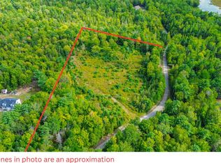 14 Wildwood Estates Dr, Holden, ME 04429