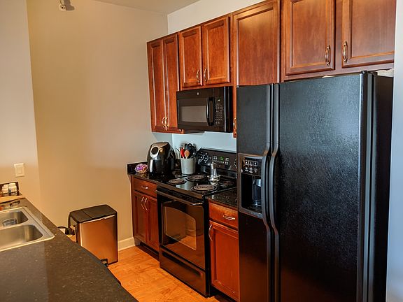 4th image of 1235 S Prairie Ave #Gu337