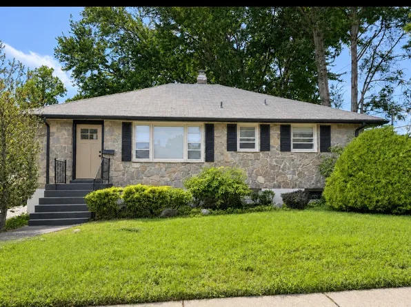 2229 W Huntington Dr, Wilmington, DE 19808