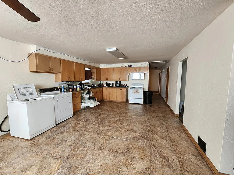 112 Oklahoma Dr — Photo 2