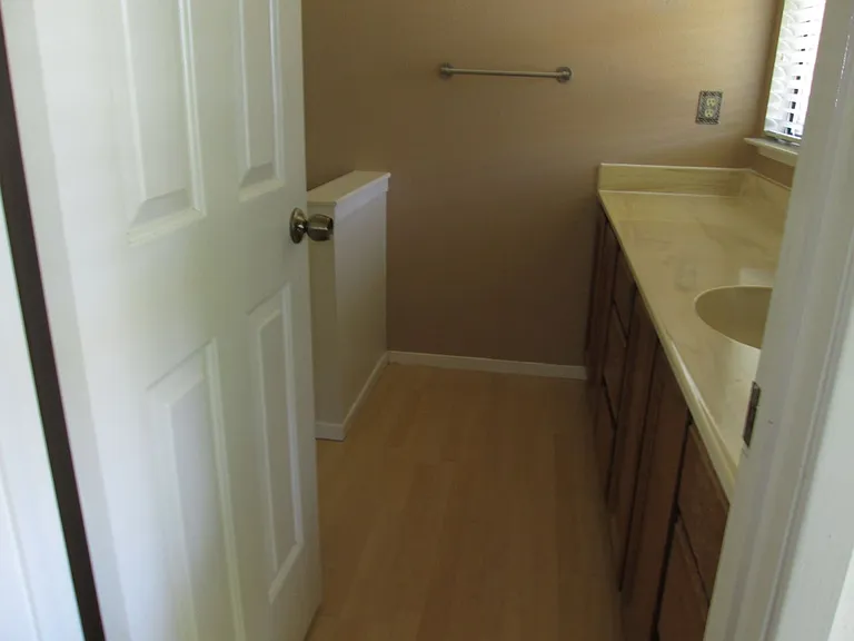 927 Lobelia Ln — Photo 10