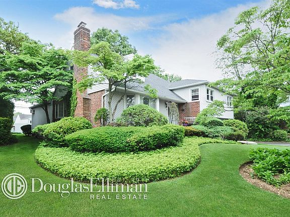 3rd image of 1478 Andrews Ln