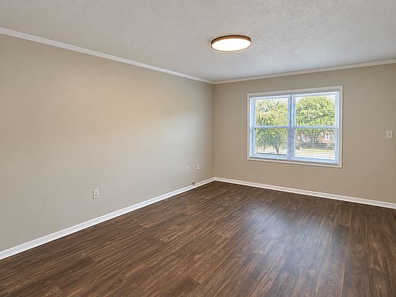 4th image of 807 College Ave APT 2
