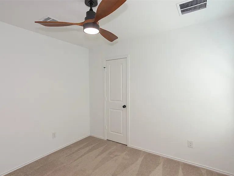 548 Rancho Del Cielo Loop — Photo 21