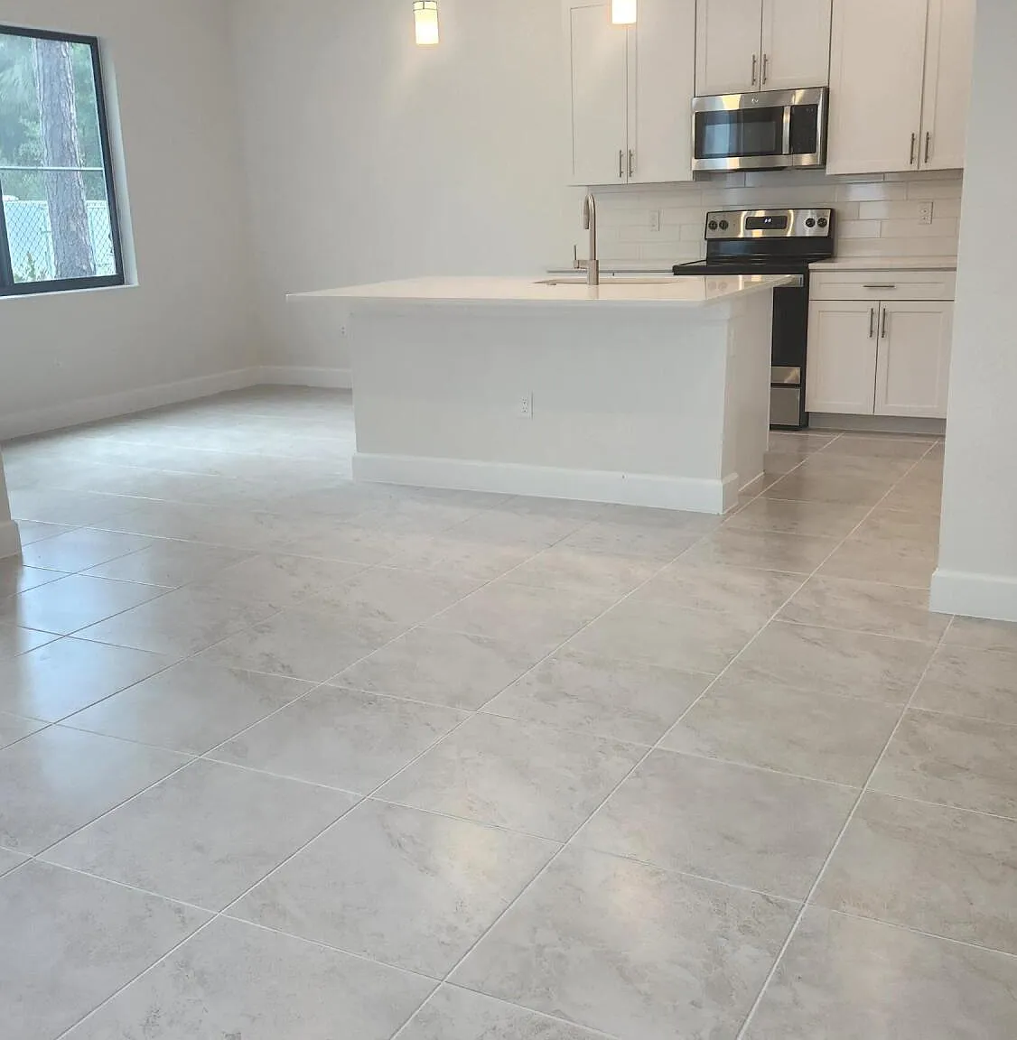 4 bed, 3.0 bath, 1954 sqft, $3,300 — Photo 4
