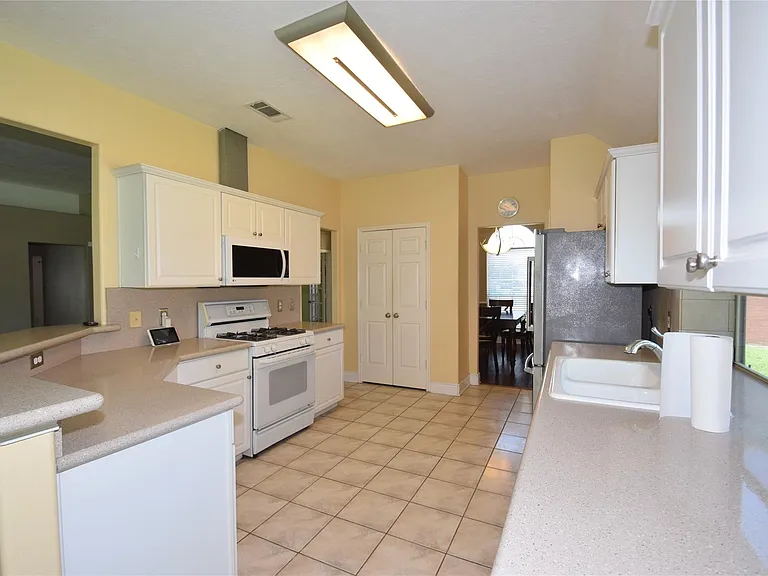 6327 Merona Ln — Photo 9