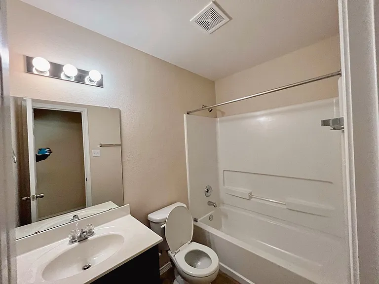 9107 Devonshire Ct — Photo 6