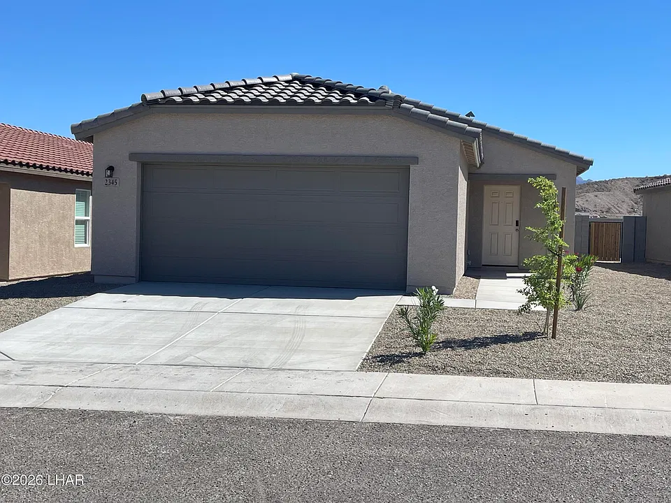 2345 Tapatio Dr