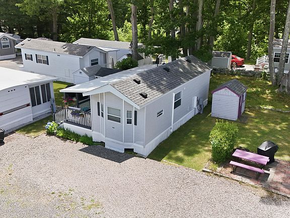 3rd image of 9 Bourne Avenue #A5