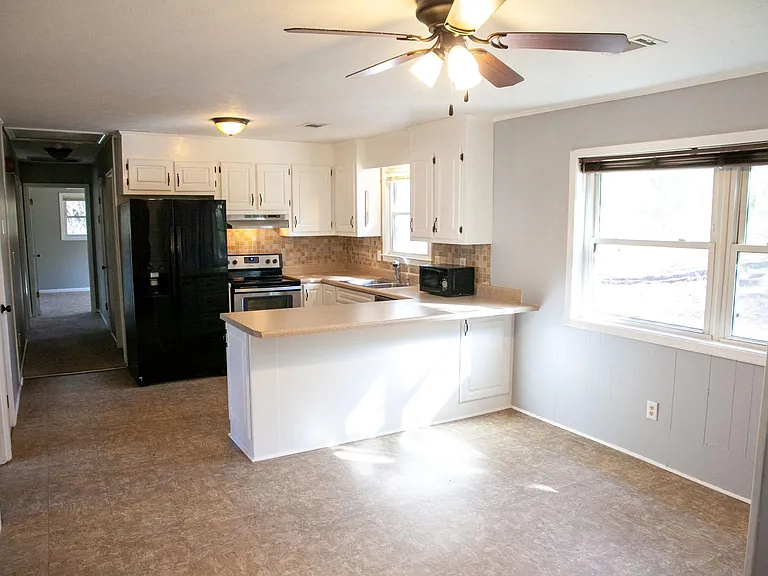 24 Barclay Dr — Photo 6