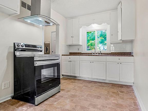 2nd image of 3610 Kimball Ave