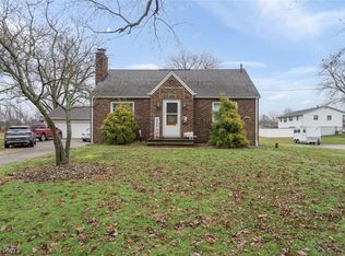 1402 S Chapel St, Louisville, OH 44641