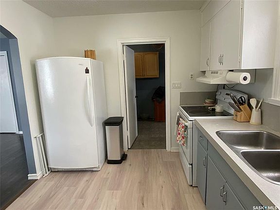 5th image of 13 Logan Cres E