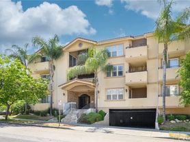 650 E Palm Ave, Burbank, CA