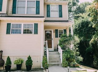 33 Shade Ct, Maple Shade, NJ 08052