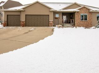 6104 S Doral Trl, Sioux Falls, SD 57108