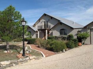 121 Lesikar Ln, Center Point, TX 78010