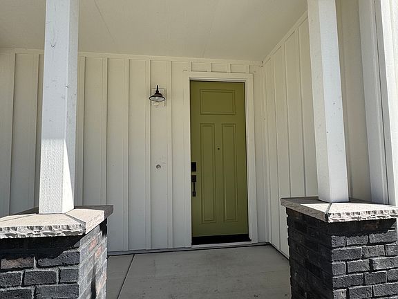 2nd image of 3125 Sunny Gate Ln