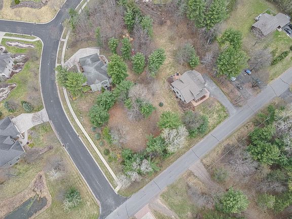 2nd image of 210 BLUESTONE DRIVE