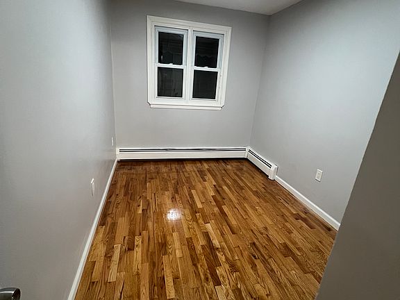 5th image of 3241 Wickham Ave
