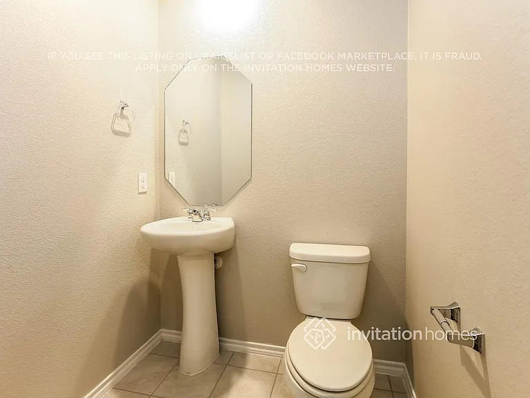 1804 Yale St — Photo 13