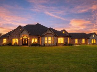 135 Wendy Acres Ave, Longview, TX 75602