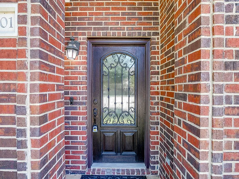 3801 Weatherstone Dr — Photo 6