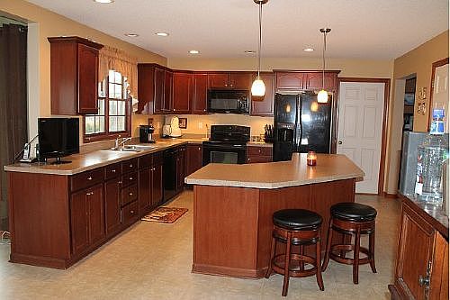 1st image of 26 Ashwood Ct