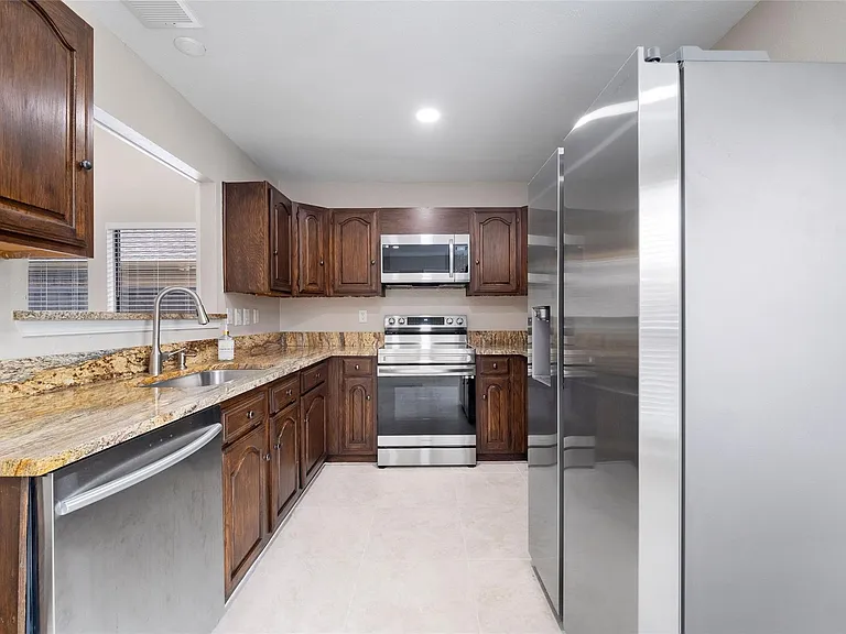4424 Odessa Dr — Photo 10